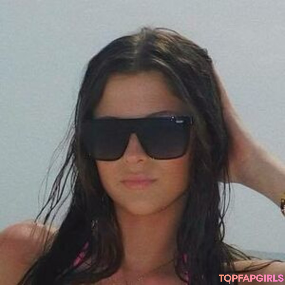 Mia Torrence nude star picture