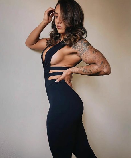 Philllybabyy sex model picture