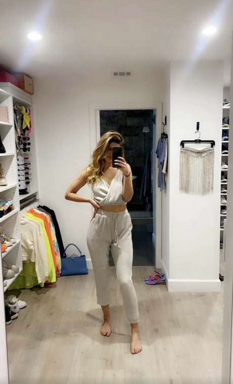 Hannah Stocking exclusive model photo