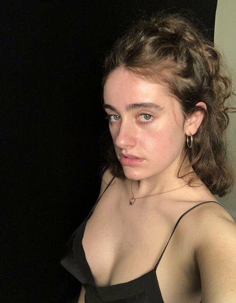 Rachel Anne Sennott nude model image