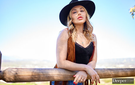 Anna Claire Clouds sex star img