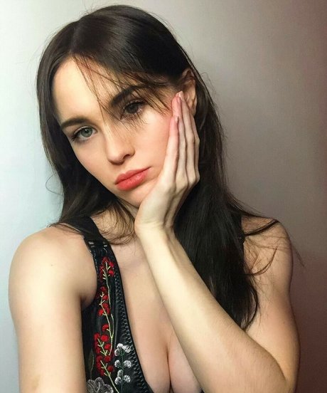 Frankie Lollia star hot image