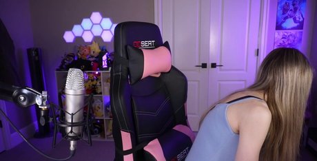 Dizzykitten porn star gallery