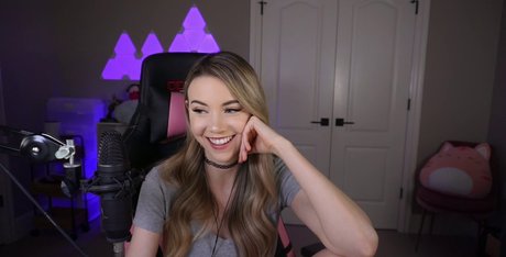 Dizzykitten sex model images