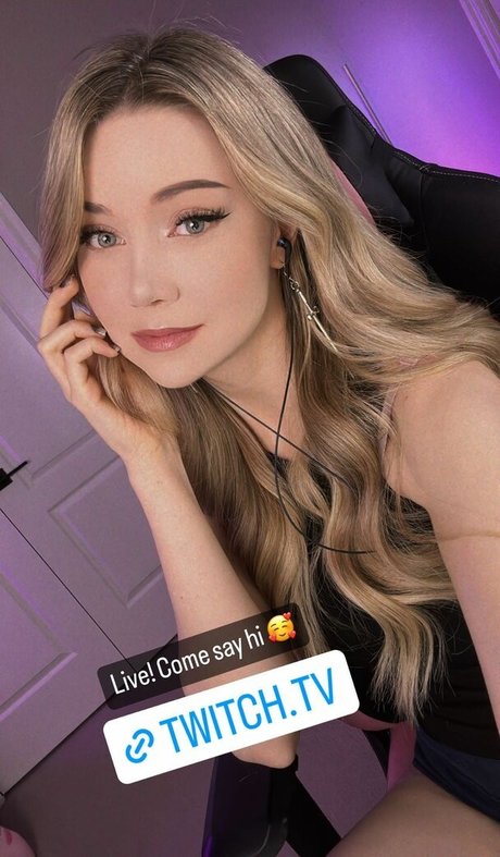 Dizzykitten erotic star image