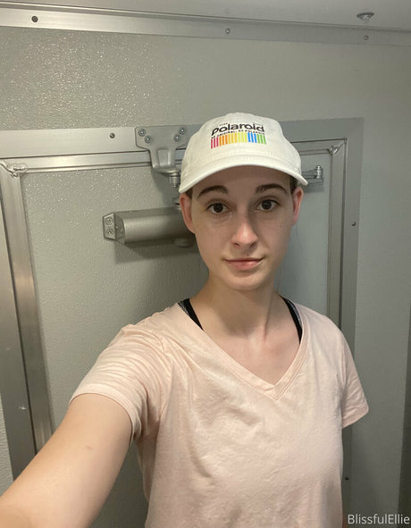 blissfulellie star adult img