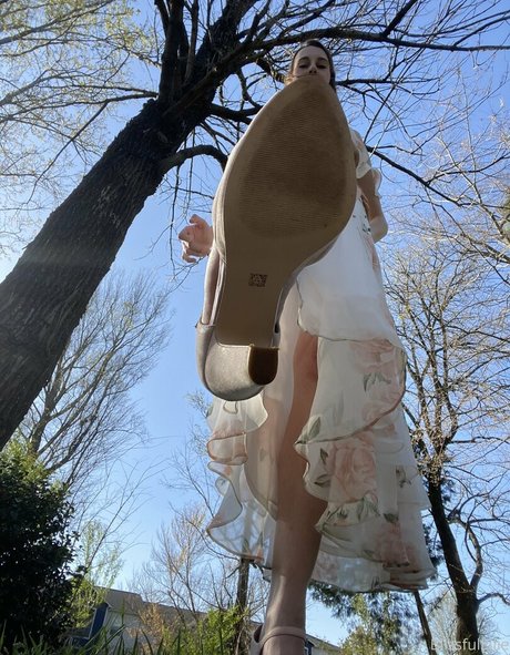 blissfulellie model hd pic