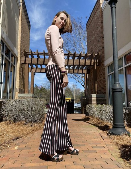 blissfulellie erotic actress picture