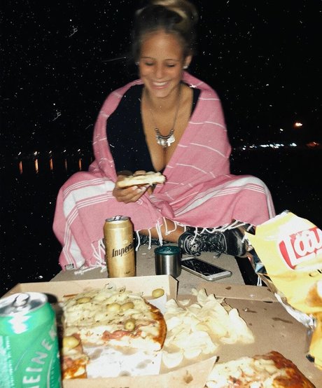 Sol Aguilera perfect model pictures