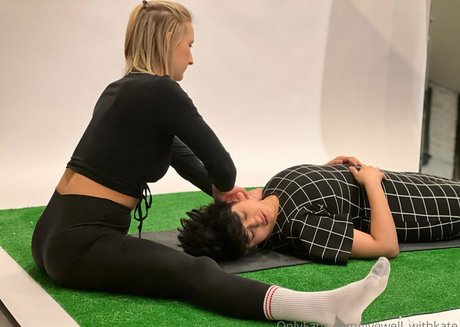 livewell withkate pornstar art img