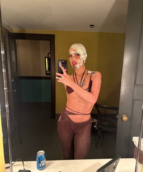 Dixie D Amelio naked model galleries