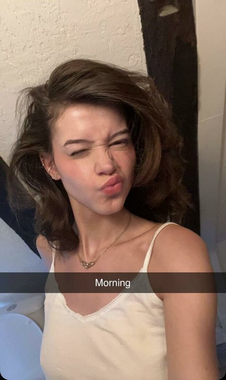 Lea Elui pornstar naked images