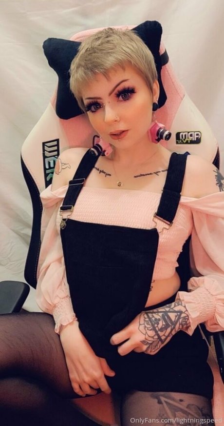 bisexual mmf onlyfans erotic img