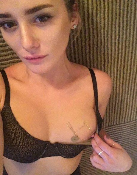 Addison Timlin model xxx pic