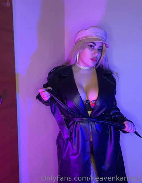 heavenkarina1 pornographic model photo