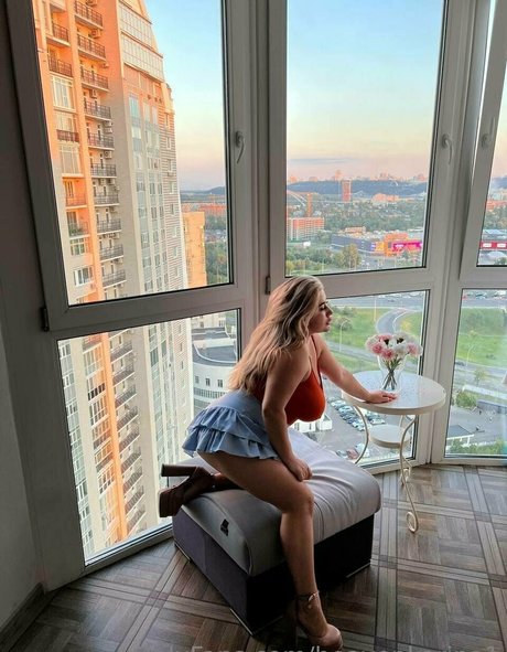 heavenkarina1 model sexy image