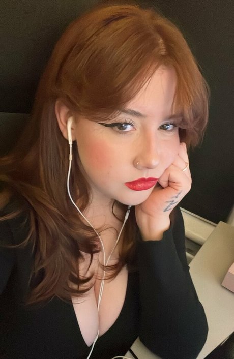 Gemothy erotic actress image