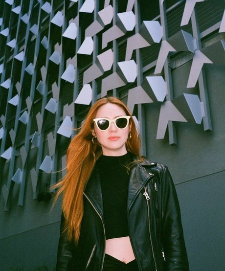 Karen Gillan nice actress img