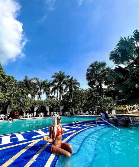 Briana Brandy star top galleries