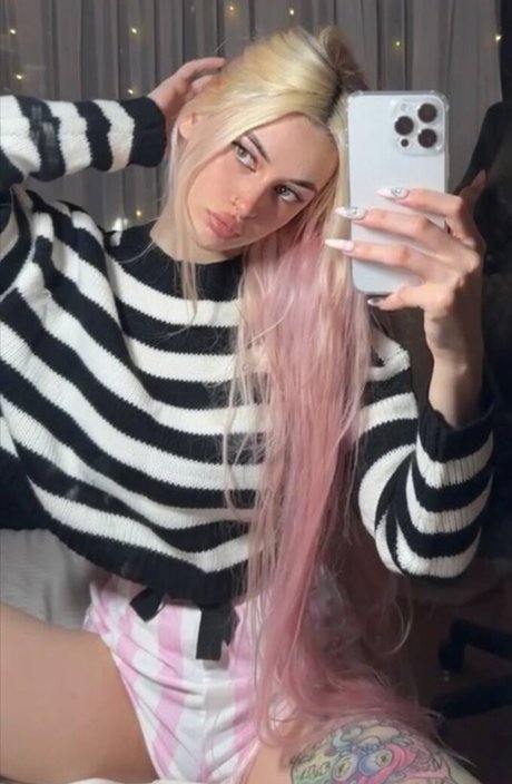 Morana Battory star sex photos