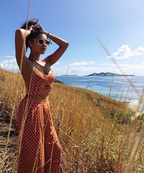 Shay Mitchell perfect star picture