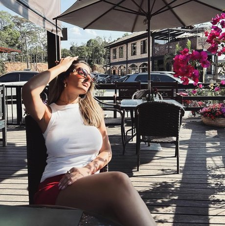 Paloma Tocci sexy model photo