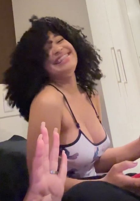 Marycuriell star erotic pics