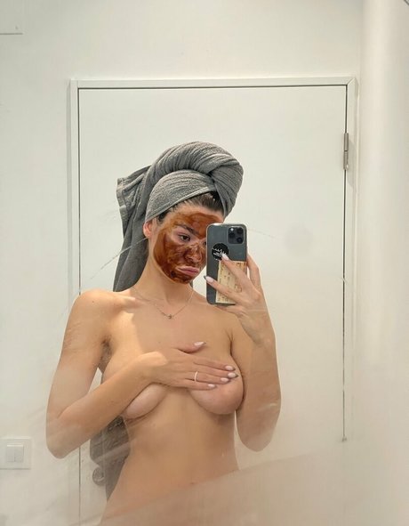 Lina Tsapova free pornstar photos