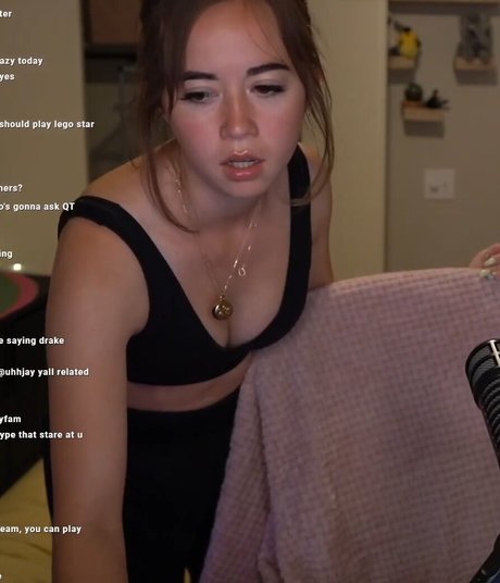 Mayahiga pretty actress pics