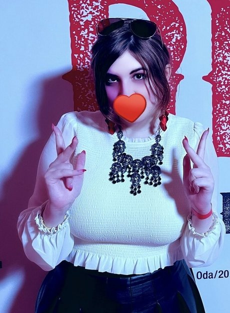 Demondice Karen star naked photos