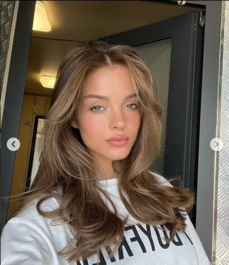 Anna Zak model free pics