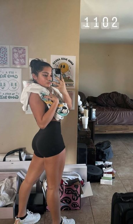 Avani Gregg free model img