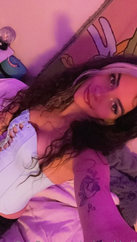 issameg hd pornstar image