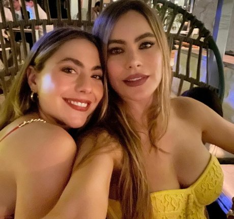 Sofia Vergara pornstar photos
