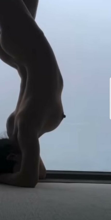 Yuan Herong model sexy images