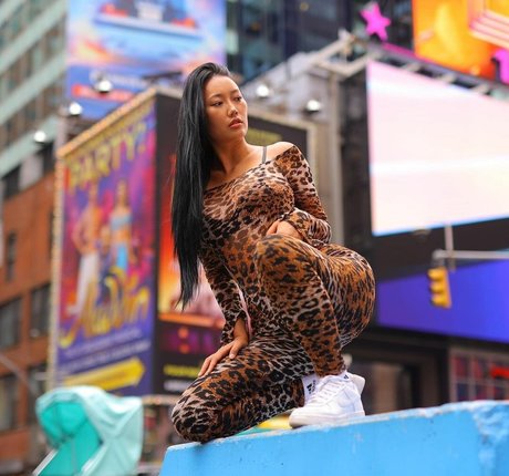 Ssunbiki pornstar top photos