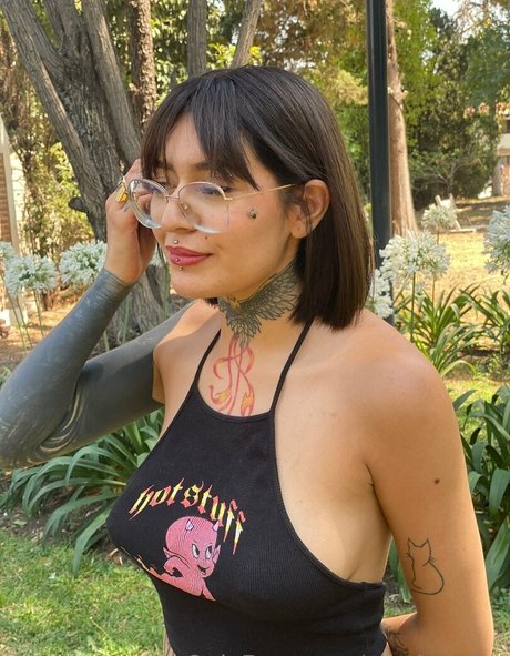 viankasoles star naked image