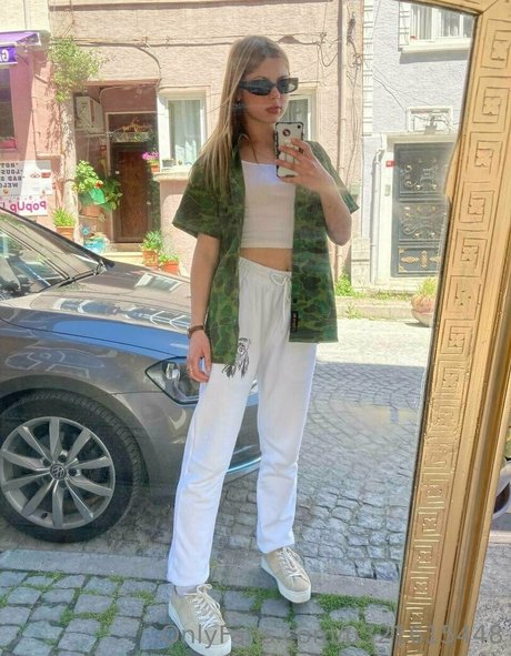 sandrateeny pornstar nude photos