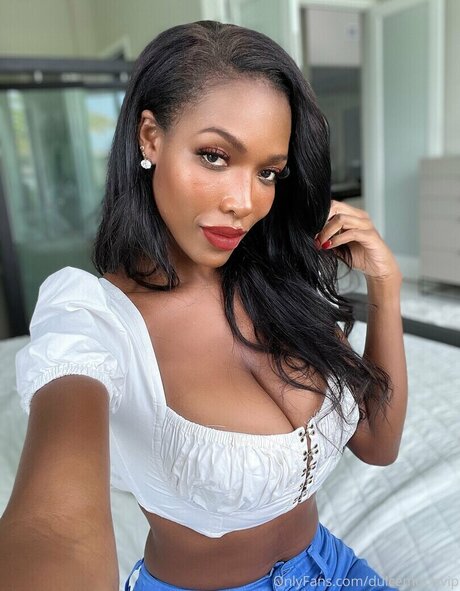 dulcemoonvip actress galleries