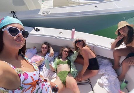 Elle Fanning profile image