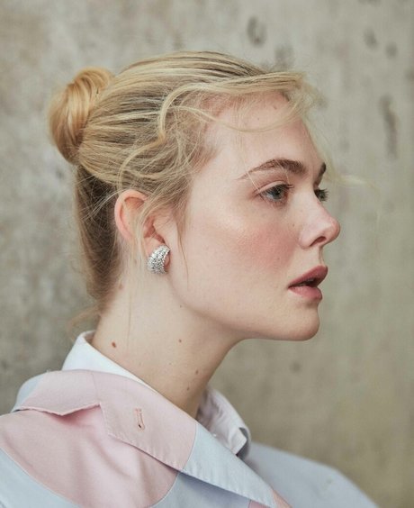 Elle Fanning art actress pic