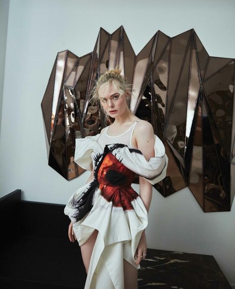 Elle Fanning perfect actress photos