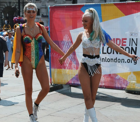 Wallis Day star sex archive