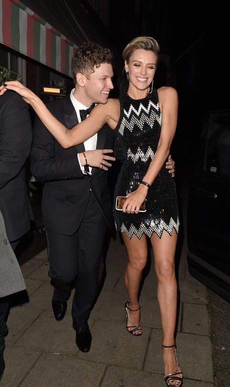 Wallis Day model hd pics