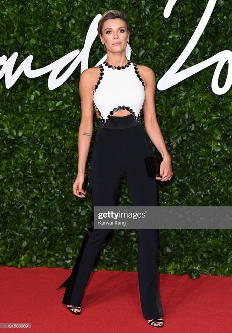 Wallis Day model adult galleries