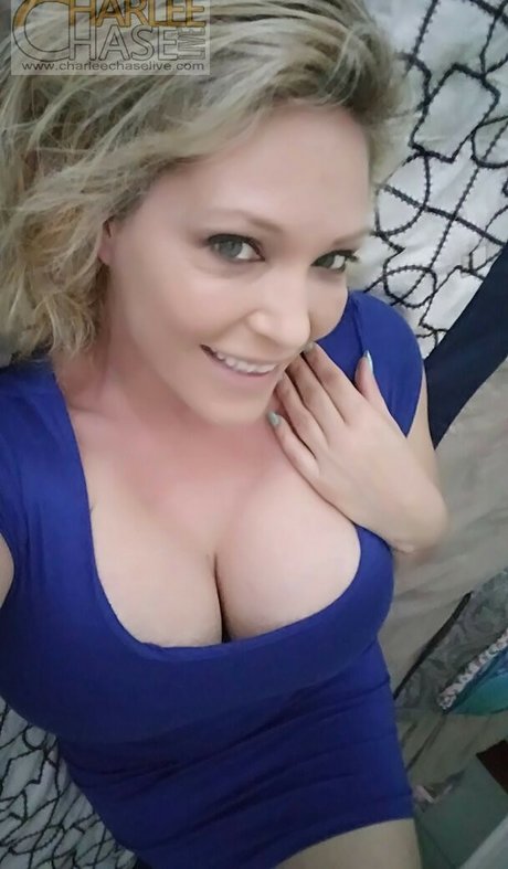 Charlee Chase pretty model img