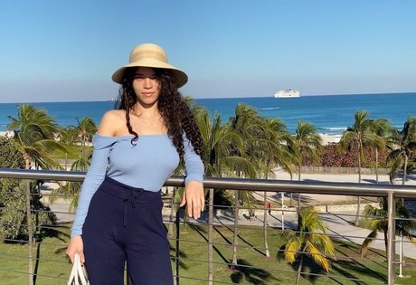 Brittany Venti perfect model picture