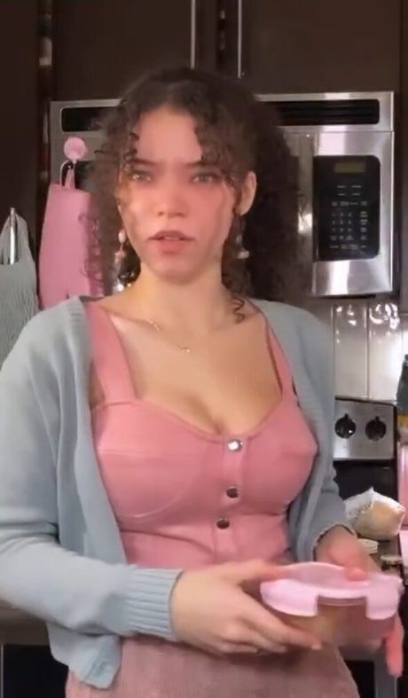 Brittany Venti perfect actress img