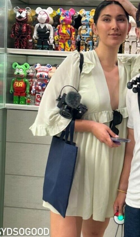 sydsogood nude actress pic