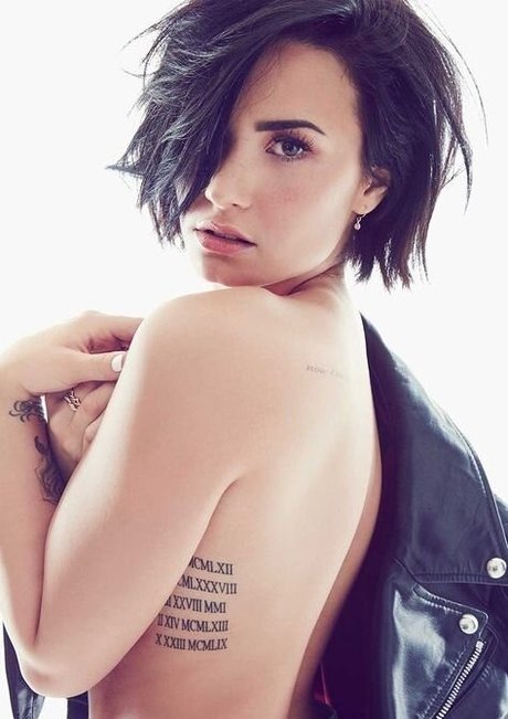 Demi Lovato sexy actress galleries